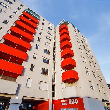 Vivid Colors Near City Center Oradea Exterior photo